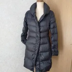 値引　ユニクロ　ブラック ダウンロングコート　(ダブルジップ)