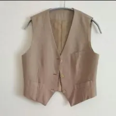 ベスト ベージュ ビジネス カジュアル