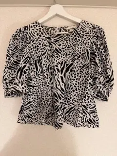 H&M ゼブラ柄　シャツ　Tシャツ