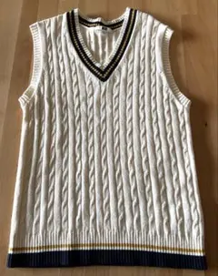 UNIQLO ケーブルVネックベスト　オフホワイト