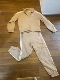 美品　人気　完売　アディダス　セットアップ　上下　M ベージュ　ナイロン