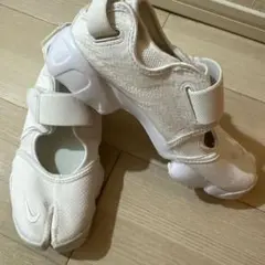 NIKE Aqua Rift DN1338-100 ホワイト 24cmのサムネイル