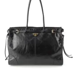 Prada エナメル レザー バッグ プラダの新作バッグ プラダ クレオ 優雅