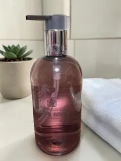 MOLTON BROWNデリシャス ルバーブ&ローズ シャワージェル 300ml