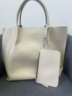 GIANNI CHARINI ジャンニキアリーニ　トートバッグ　ベージュのサムネイル