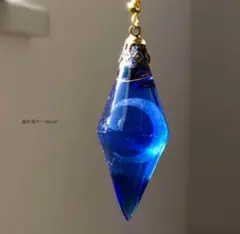 【光る】三日月ペンデュラムネックレス／夜空に浮かぶ月／蓄光レジン／幻想