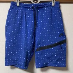 Item thumbnail for item cb6a7f19-a504-46d2-820b-31899bdde8ed