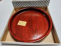 漆塗り天然木の丸盆(直径約30cm)