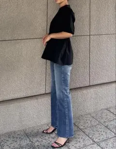 美脚　アッパーハイツ　ジーンズのサムネイル