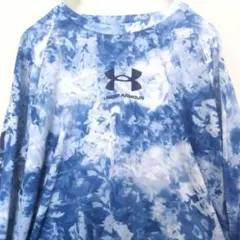 美品 アンダーアーマー 長袖Tシャツ 空模様タイダイ柄 ロンT 水陸両用 速乾のサムネイル