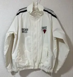 ☆CHICAGO BULLS ナイロンジャケット M 美品☆のサムネイル