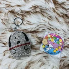 SNOOPY スヌーピー　キラキラ丸型キーホルダー　ユニバ缶バッジ　2点セット