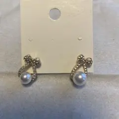 パールとリボンピアス