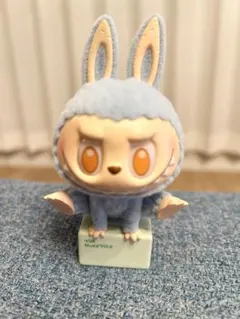 THE MONSTERS ラブブ・LAZY YOGA Show Off