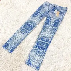 【未使用品】スキニーパンツ　ストレッチパンツ　総柄　青　ブルー