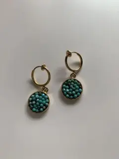 カット入りターコイズのイヤリング
