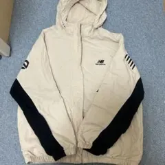 New Balance フード付きジャケット ベージュ/黒