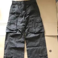 テットオムカーゴパンツ　カーキ色