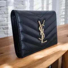 SAINT LAURENT 　サンローラン 　キャビアスキン　三つ折り財布 ｂのサムネイル