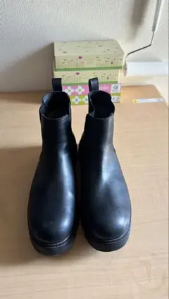 ブラック サイドゴアブーツ 厚底