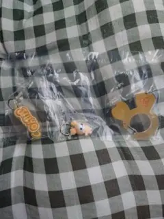 TWICE LOVELYS アクリルカラビナフロッキーマスコット　ジヒョ　ガチャ