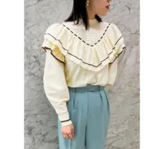 lily brown 配色フリルニット