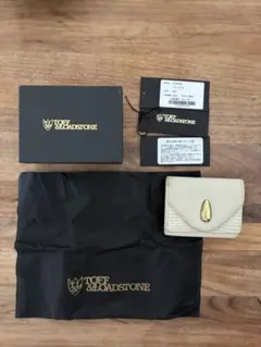 TOFF & LOADSTONE 三つ折り財布 アイボリーのサムネイル
