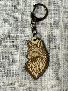 ハンドメイド木製キタキツネキーホルダー３