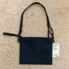 新品　無印良品　サコッシュ　ポーチとして使える　撥水　ネイビー　ショルダーバッグのサムネイル