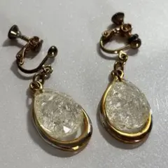 クリスタルドロップ型イヤリング