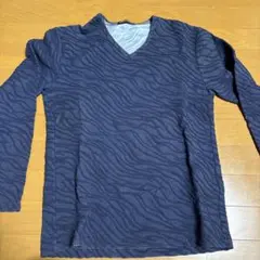 ネイビー 波模様 長袖 Vネックカットソー