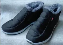 ファー裏地のブラックスノーブーツ