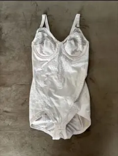 シャルレ　ボディースーツ　サイズ８０Ｌ