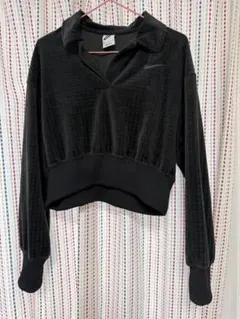 Nike クロップドスウェット ブラック　韓国　トップス　ベロアナイキレディース