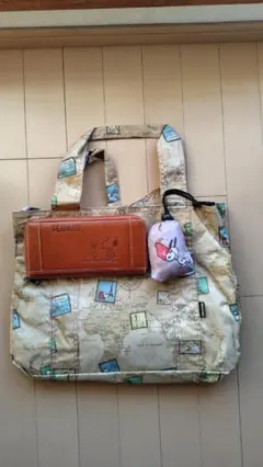 スヌーピートートショルダーと長財布　おまけ付き