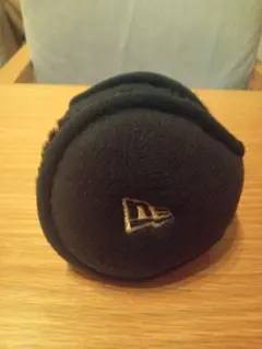 NEW ERA ニューエラ　イヤーマフ フリース ブラック/ゴールド　イヤーカフ