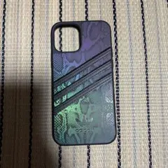 adidas iPhone12用ケース スネーク柄