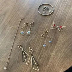 幾何学的デザイン ゴールド ブラック イヤリングなど7個セット