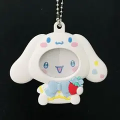 ♡サンリオ＊いちご新聞50周年記念 フォトバッジ付きマスコット　シナモロール♡