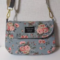 お値下げしました!　キャスキッドソン　フラップ付きラウンドショルダーハンドメイド