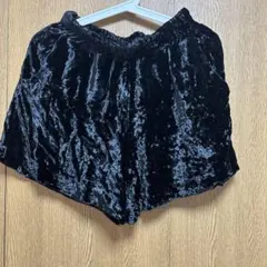 LE CIE ブラックベルベットショートパンツ