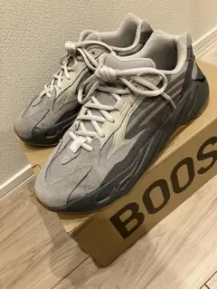 イージーブースト700 YEEZY BOOST 700 V2 FU7914のサムネイル