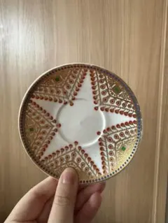 Happytomoです。 伊萬里　色絵金彩蝶紋豆皿　他猪口１客 Happytomo様専用です。 伊萬里 色絵金彩蝶紋豆皿 他猪口1客 - メルカリ