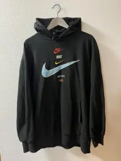 本日まで値下 美品 ナイキ　刺繍ロゴパーカー