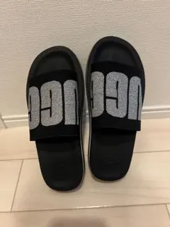 UGG ブラック スライドサンダル