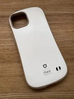 iFace iPhone 15用　ホワイト×ベージュ　ミルク