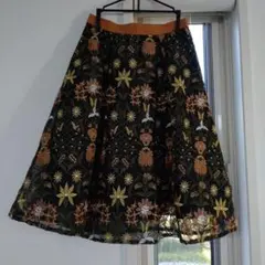 新品　アプワイザーリッシェ　刺繍花柄スカート