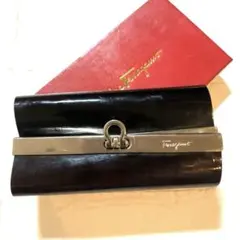 フェラガモ☆キーケース　キーホルダー　6連　ガンチーニ　ヴァラ　パテント　型押し