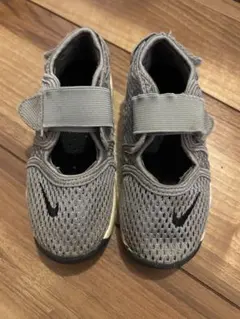 Nike スニーカー グレー　リトルリフト　サイズ15センチ
