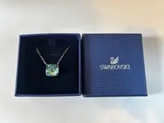 Swarovski ブルー グリーン スクエア ネックレス